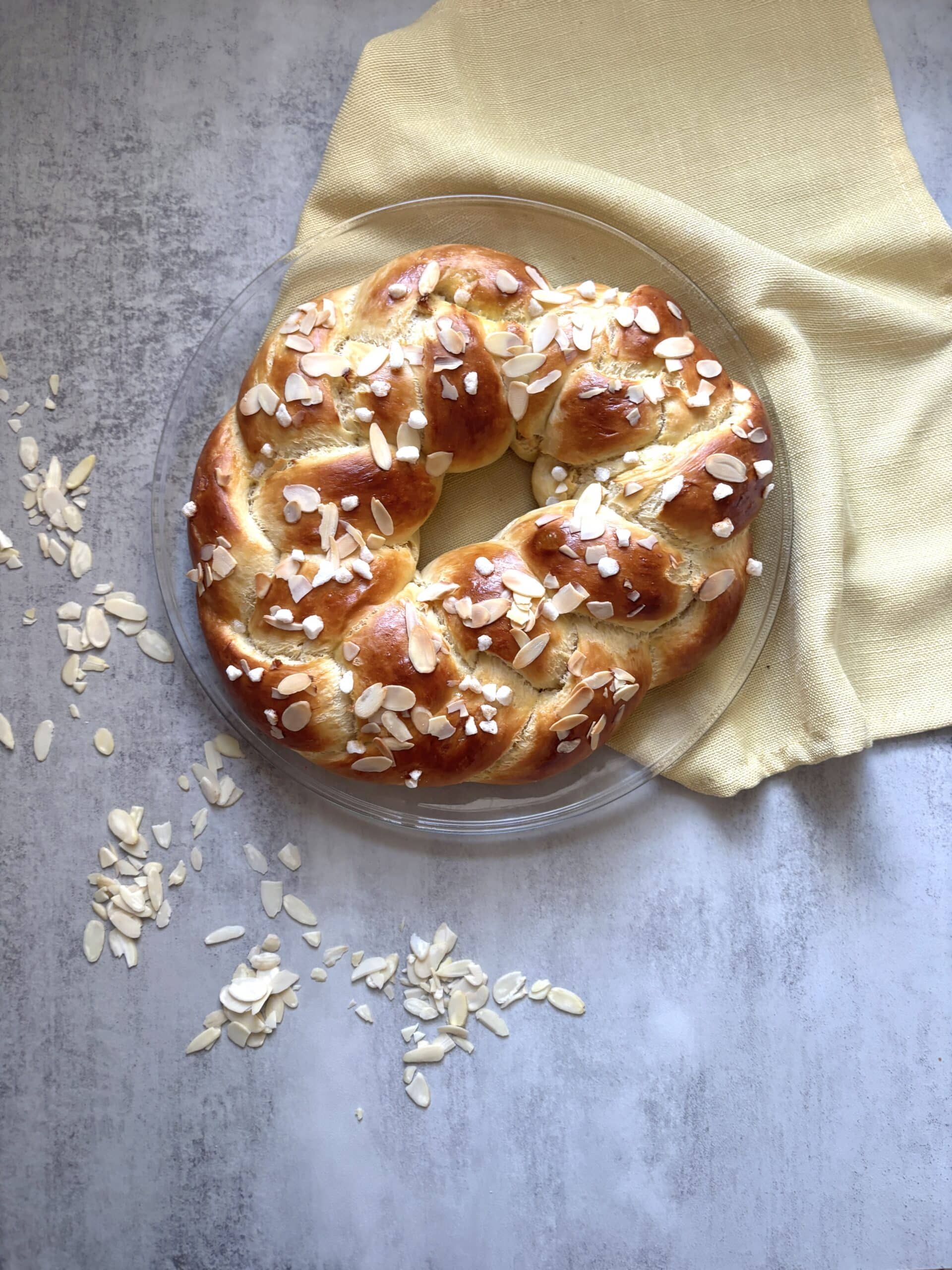 German Sweet Bread Braided, image size:1920x2560