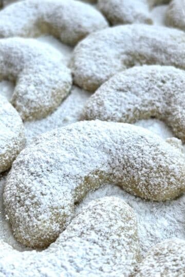 German Almond Vanilla Cookies with Powder Sugar