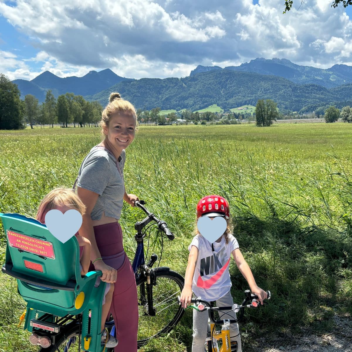 Family Biking around Lake Chimesee